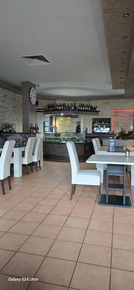 Avanti Restaurant & Pizza Wülfrath-4